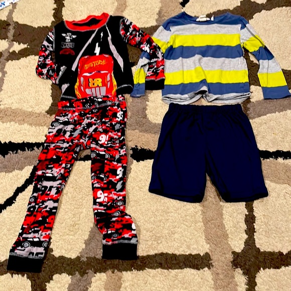 Kids boys size 2-5 lightning McQueen Disney - Picture 1 of 7